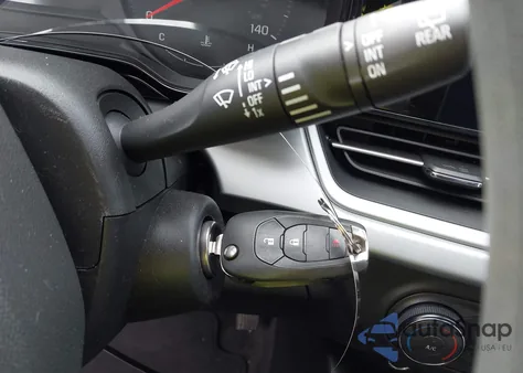 2024 Chevrolet Trax Fwd Sp z USA, uszkodzony, nr VIN KL77LFE27RC160419